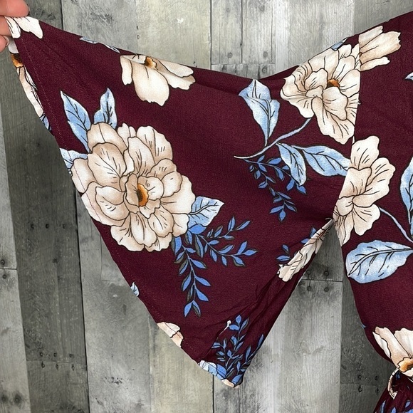 NWT Forever 21 Floral Print Dress. Elastic Waist With Belt. Bell Sleeves. Size M - Picture 3 of 11